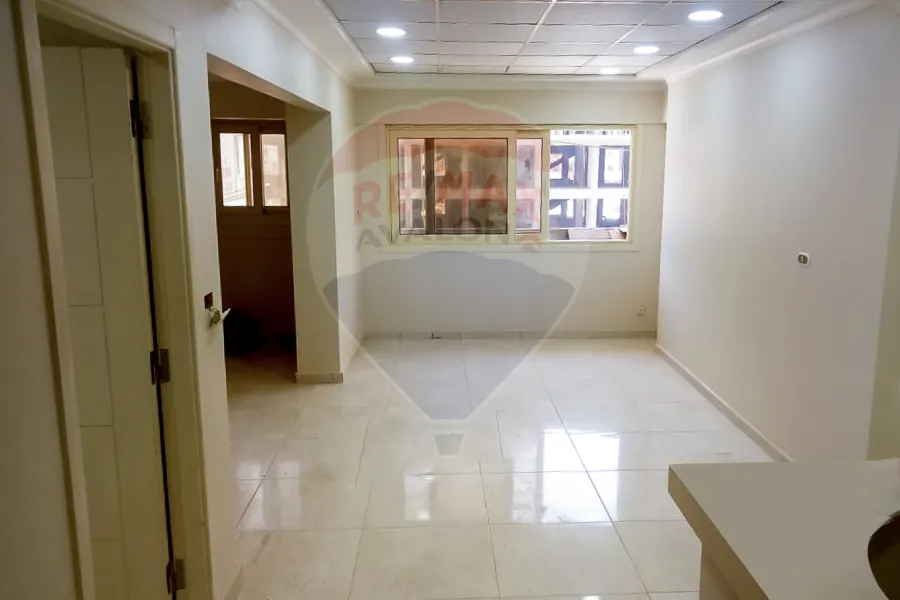 Commercial unit for rent  170 m Smouha (Hilton St.- next to Murooj Compound)
