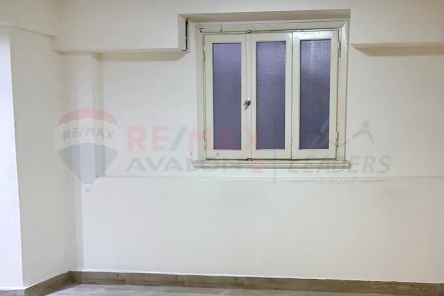 شقة للايجار 100 م جناكليس (ش ابو قير)