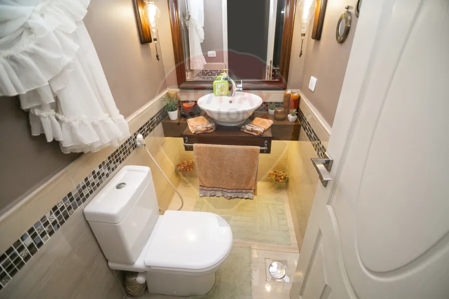 فيلا دوبلكس للبيع 420 م محطة الرمل (شارع فؤاد)