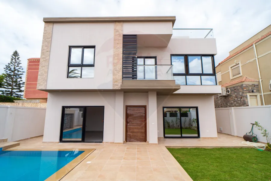 Villa for Sale 300 m King Maryot (Green Oasis Compound)