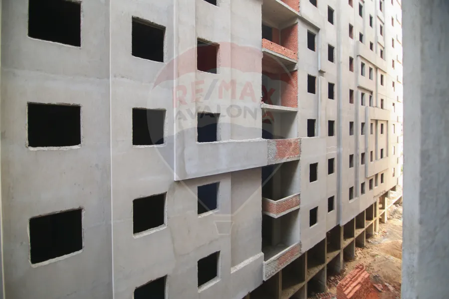 شقة للبيع 146 م سموحة الجديدة (كمبوند اب تاون )