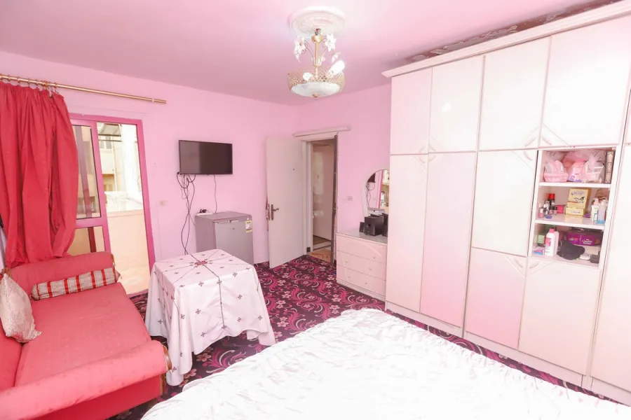 شقة للبيع 160م  ميامي (ش أبو العرب)،