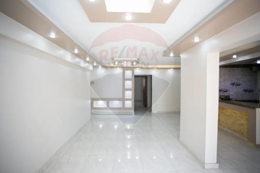 شقة للبيع 160 م ميامي (متفرع من ش جمال عبد الناصر)