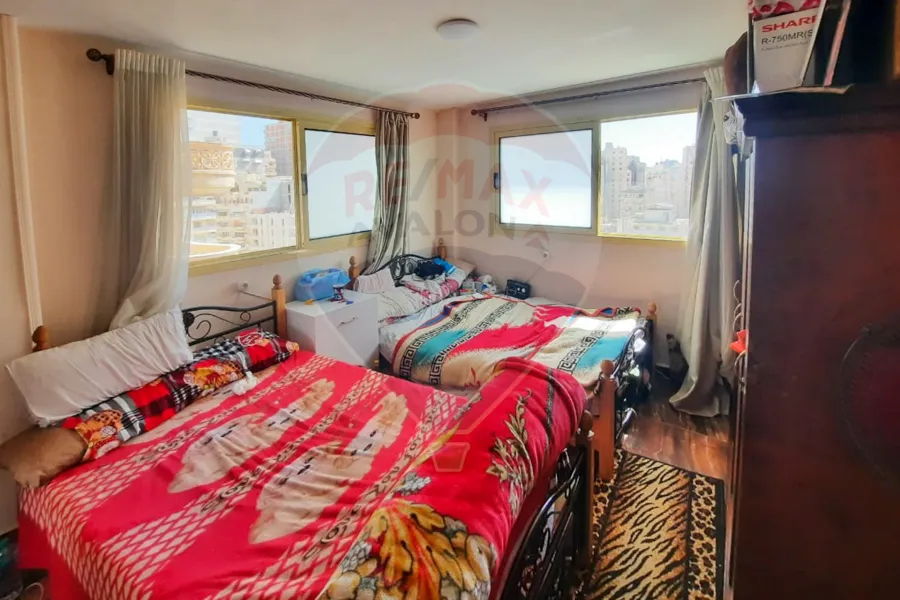 قة للبيع 90 م ميامي (خطوات من البحر)