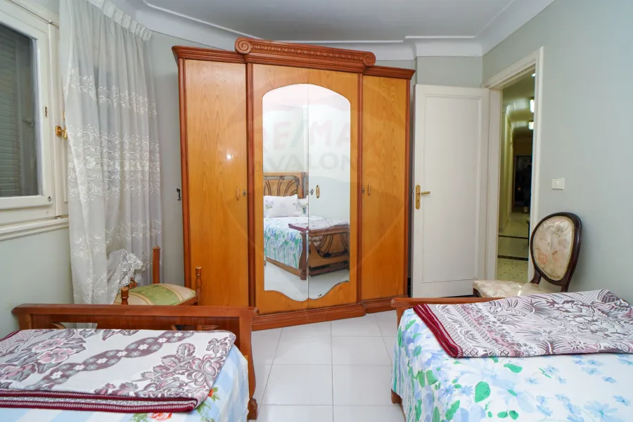 شقة للبيع 220 م المعمورة الشاطئ (عمارات امن الدوله)