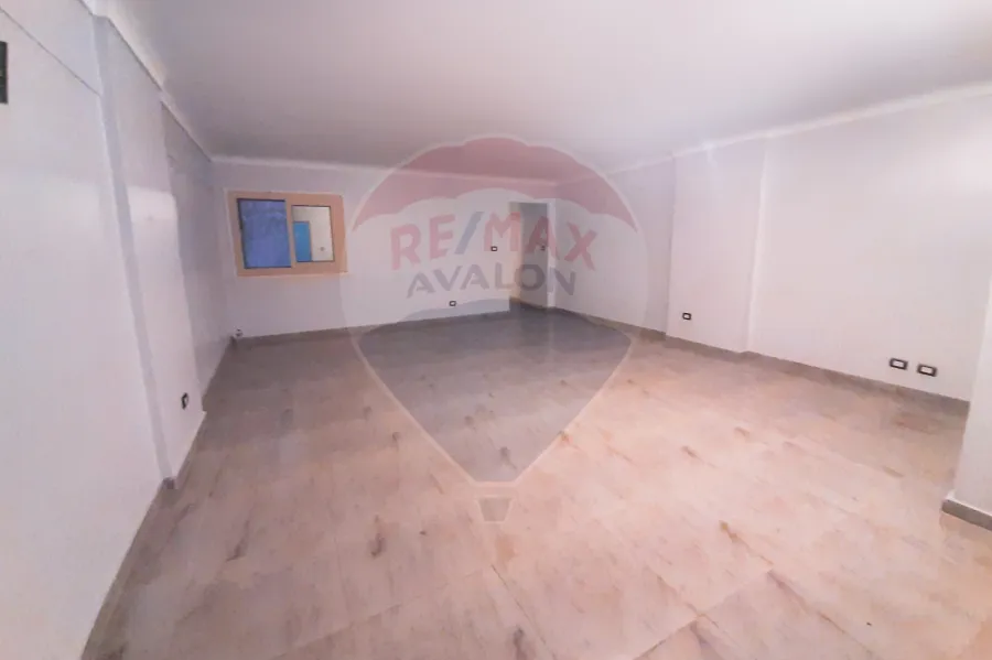 مقر إداري للايجار 120 م جناكليس ( شارع ابوقير )