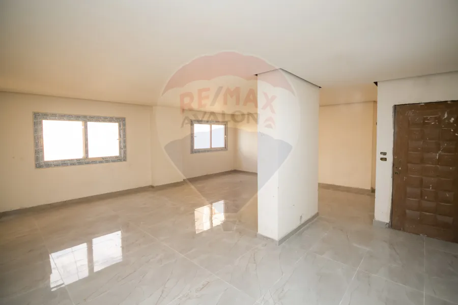 شقة للبيع 200 م سبورتينج (ش بور سعيد)