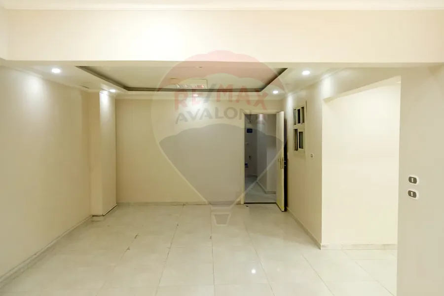 Commercial unit for rent  170 m Smouha (Hilton St.- next to Murooj Compound)