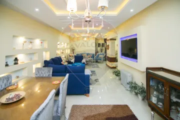 شقة للبيع 155 م  سموحة (ش الهيلتون - خطوات من جرين بلازا)