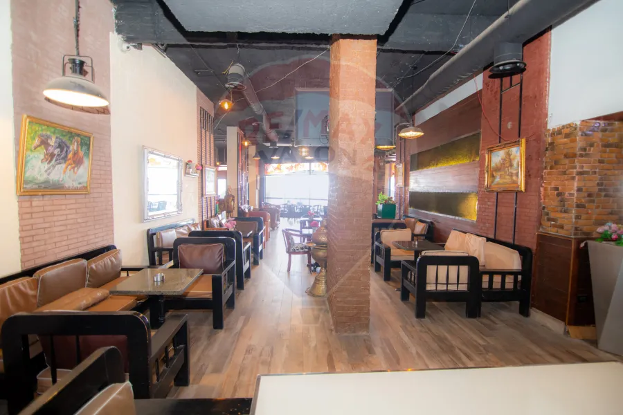 محل + صندرة للبيع 300 م  ستانلي (على البحر مباشر)