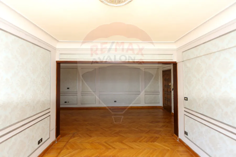 شقة للايجار 170 م كفر عبده (ش سكينة بنت الحسين)