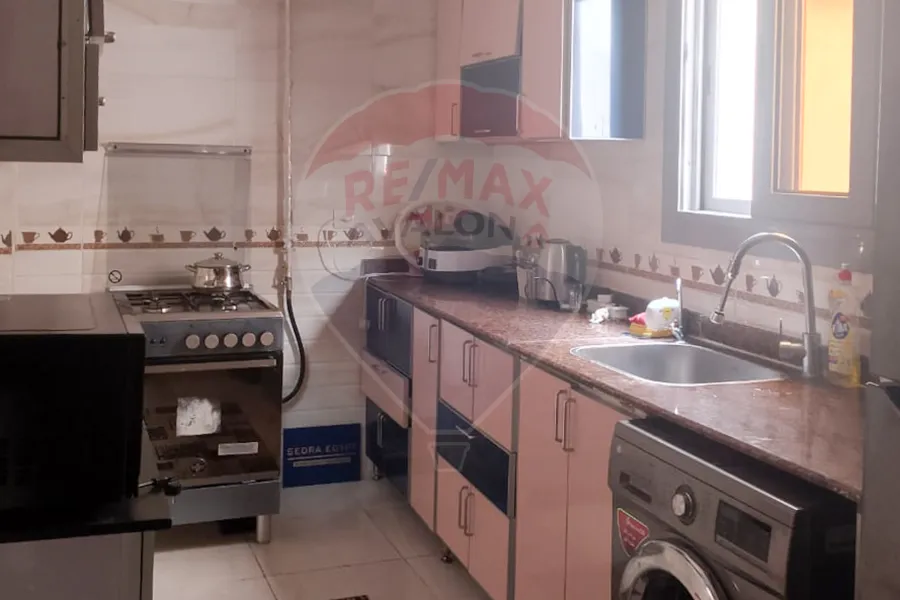 شقه للبيع 185 م سابا باشا (كومباوند رويال بلازا)