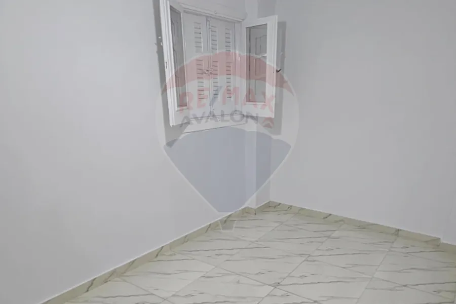 شقة للايجار 100 م كامب شيزار ( ش حامد نصر )