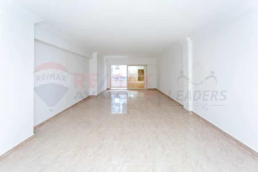 شقة للايجار 202 م سموحة (جراند فيو)