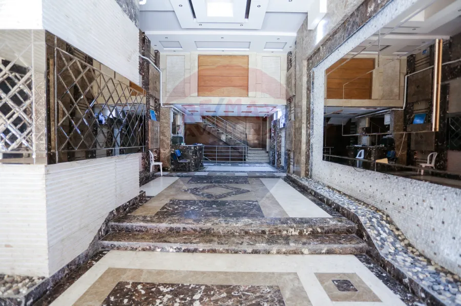 شقة للبيع 195 م ستانلى ( شارع عبد العزيز فهمى )