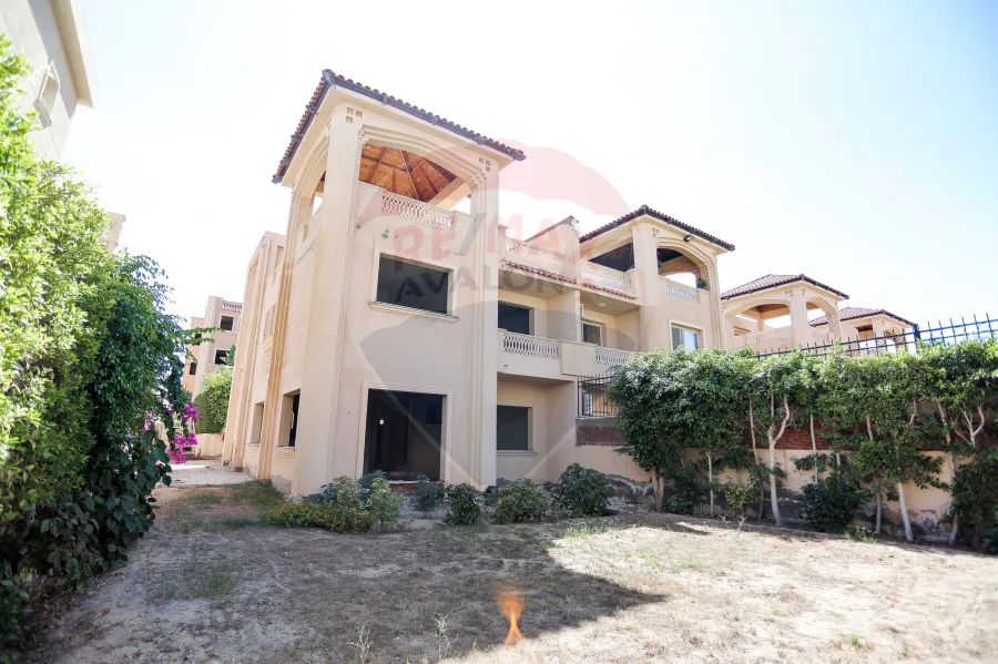Twin House for sale 500 m King Marriott (Spring House compound)