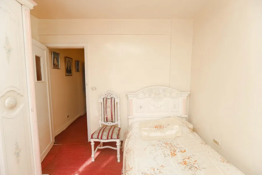 شقة للبيع 160م  ميامي (ش أبو العرب)،