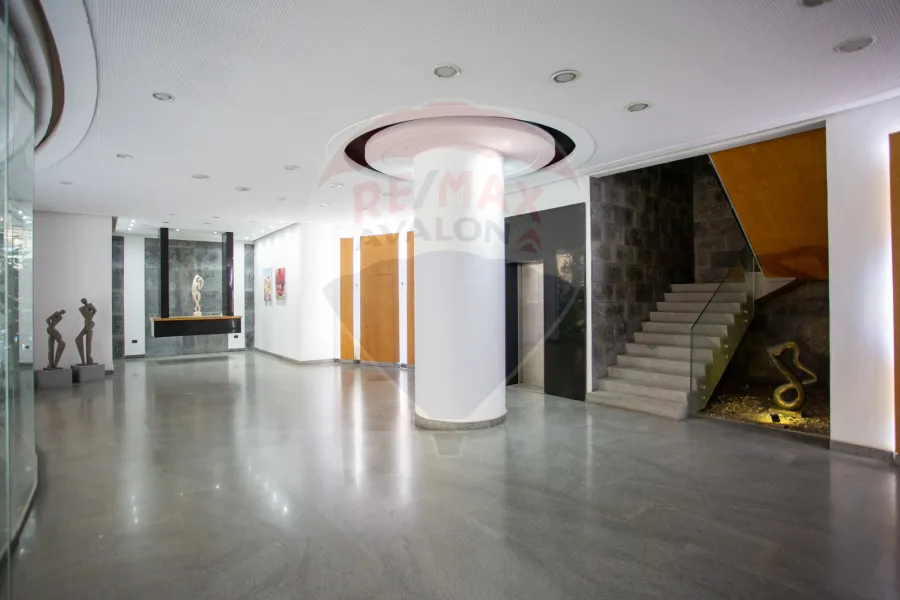 شقة للبيع 305 م كفر عبده (بجوار British Council) -