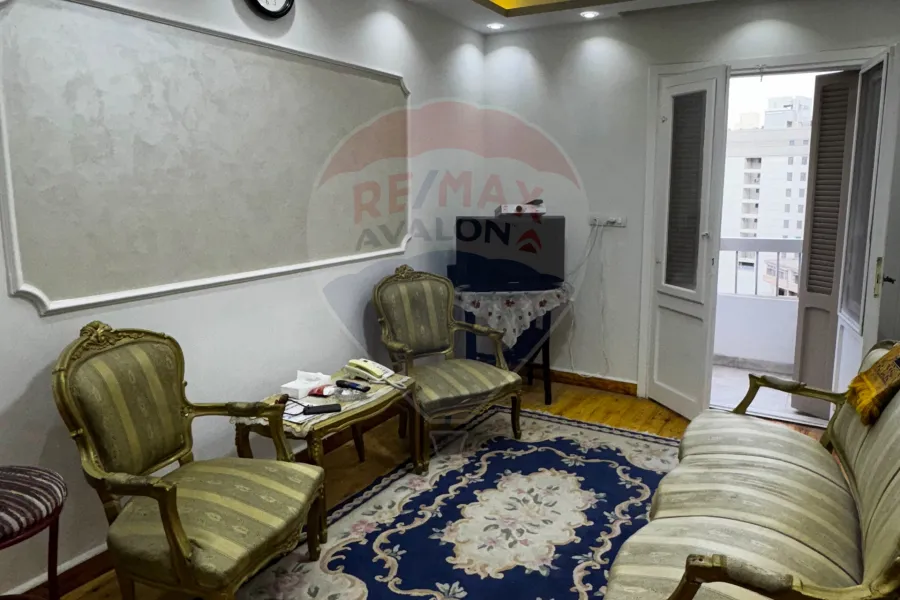 شقة للايجار المفروش 150 م سموحة (متفرع من ش فوزي معاذ)