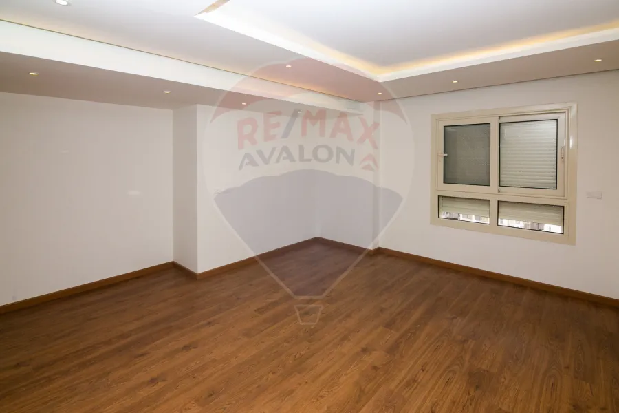 شقة للبيع 215 م رشدي (شارع سوريا - عمارة براند)