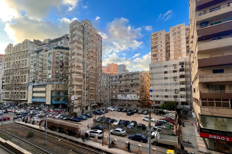 Apartment for rent 180 m Tharwat (in front of tram)