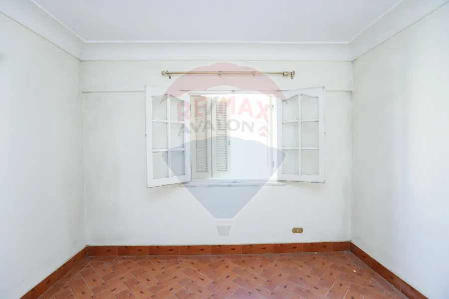 Apartment for sale 140 m Smouha (El Nasr St - Next to el Saraya Compound.)