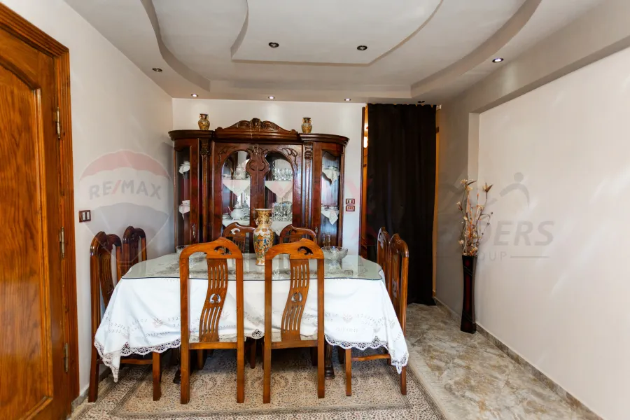 شقة للبيع 135 م سبورتنج (ش محمود الطوربيني)