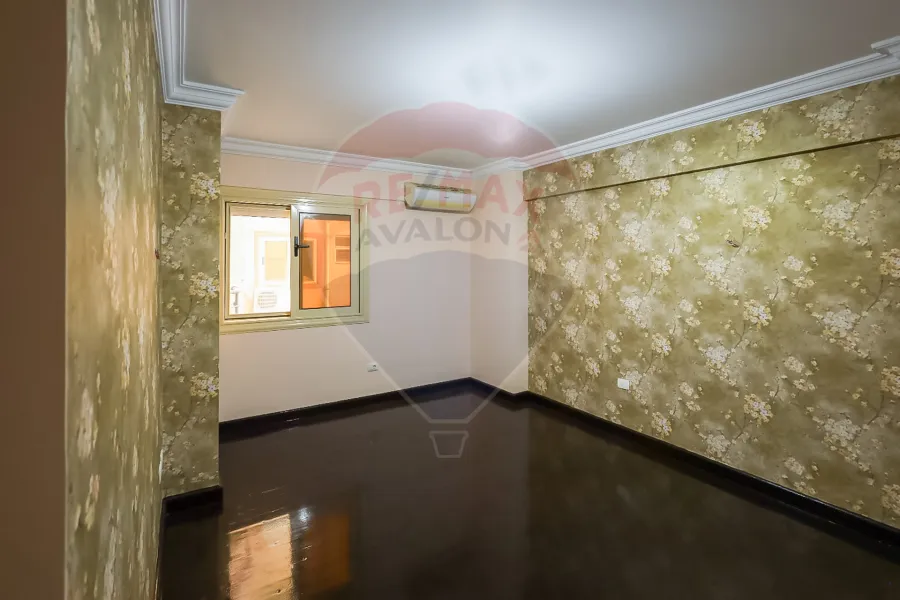 Apartment for sale 210 m Kafr Abdo (Sakinah bant Elhussin st.)