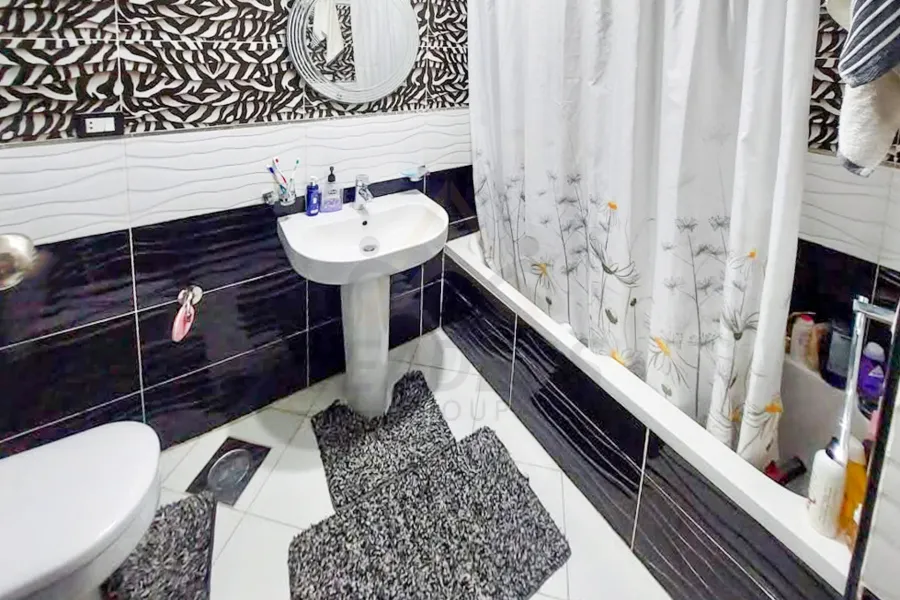 شقة للبيع 100 م سموحه (ش سيد فهمي)