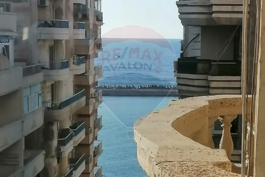 شقة للبيع 161 م سيدي بشر (خطوات من البحر)