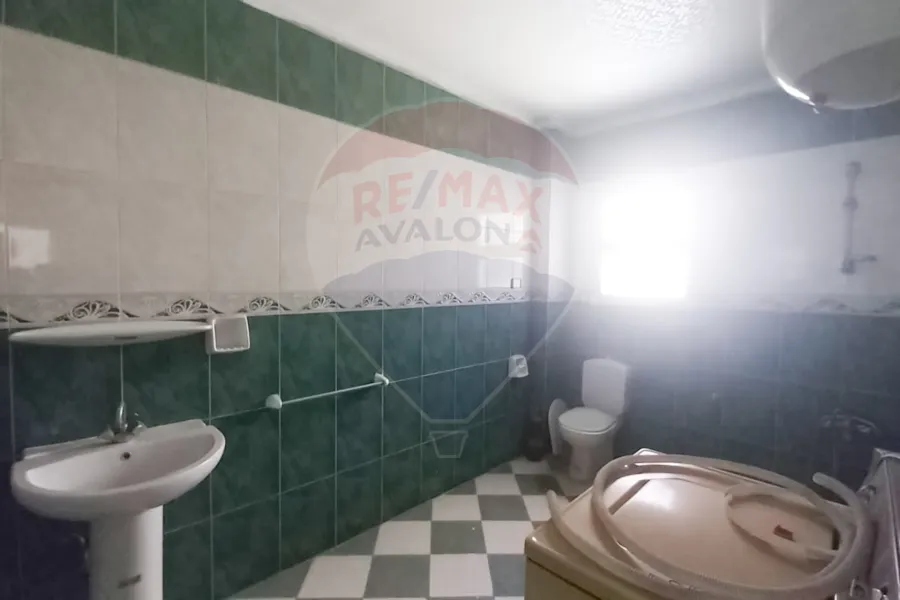 شقة للإيجار 185 م رشدي (ش ابو قير رئيسي)