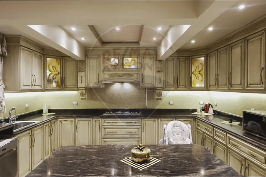 شقة للبيع 335 م ميامي (خطوات من البحر)