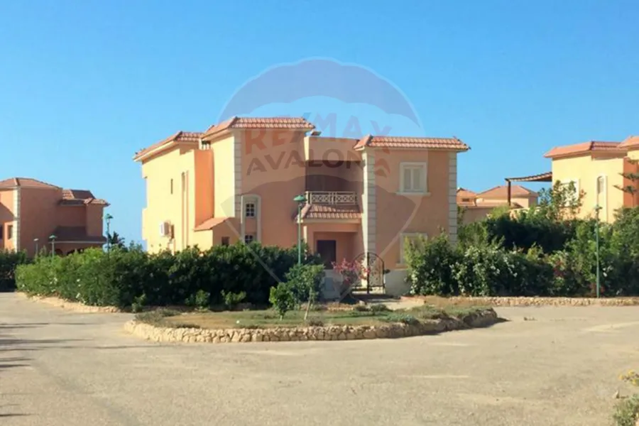 فيلا ستاند الون للبيع (مارينا جاردنز) 1,000 م