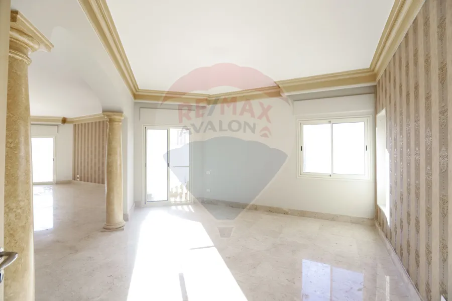 (شقة للبيع 550 م كفر عبده (  ميدان سان جينى _ عمارة اللوتس