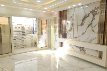 شقة للايجار 160 م لوران (علي الترام مباشر)