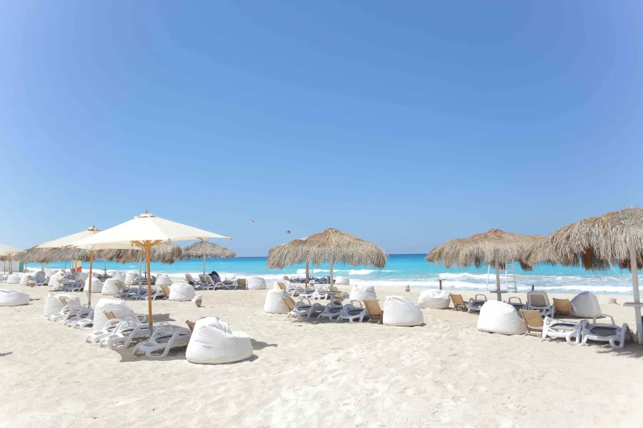 شاليه 3x1 هاسيندا وايت (الساحل الشمالي) - أول علوي وله كابينه خاصه عالبحر واللاجون