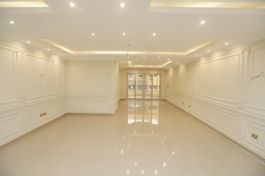 شقة للبيع 252م محطة الرمل  (كمباوند الشرطة)