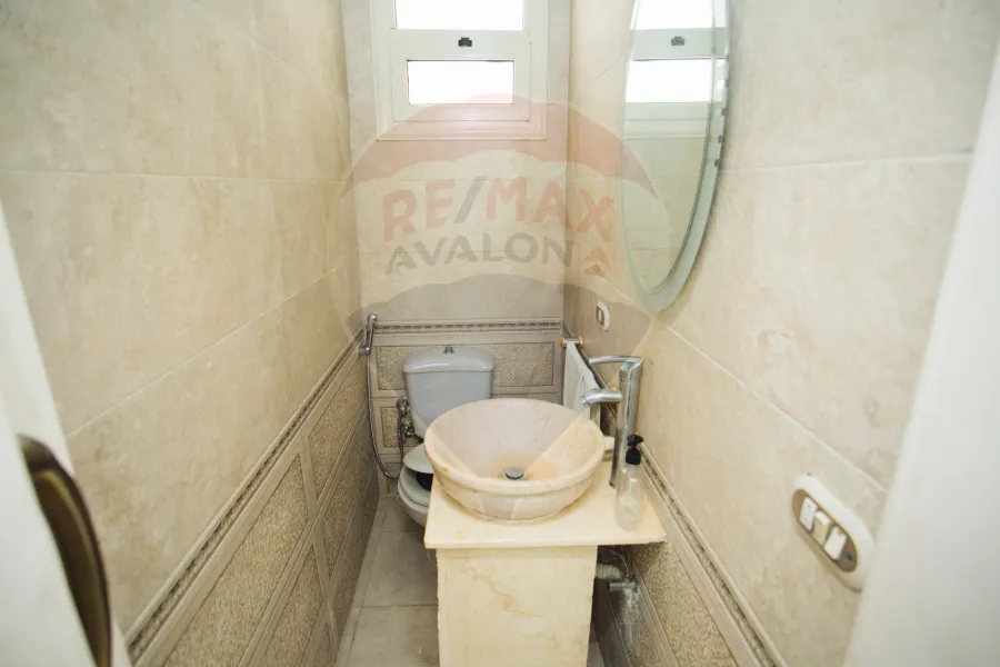 شقة للبيع 243 م سموحة (ش بهاء الدين الغتوري)