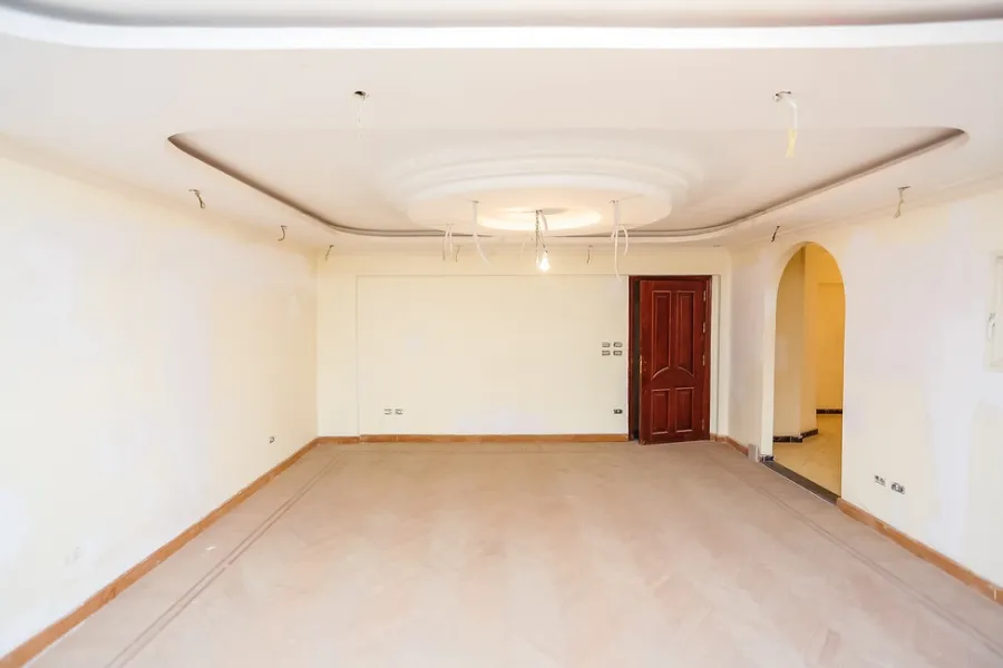 Apartment For Sale 350m El-Wezara