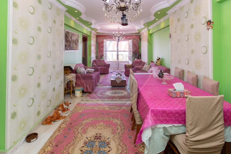 شقة للبيع 131 م سموحة (بجوار جرين تاورز)