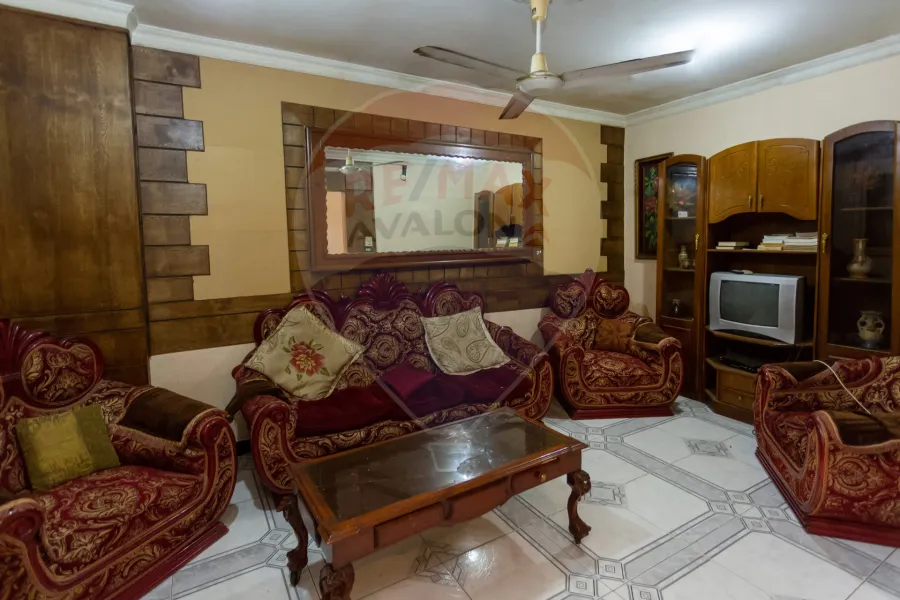 شقة للبيع 100 م سبورتنج (ش بورسعيد)