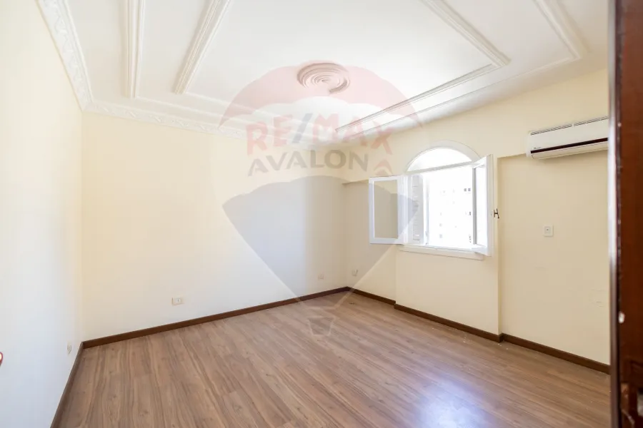 شقة للبيع 130 م كفر عبده (شارع إبراهيم راجي)