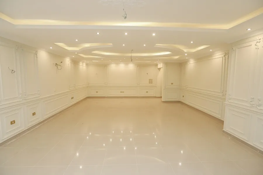 شقة للبيع 252م محطة الرمل  (كمباوند الشرطة)