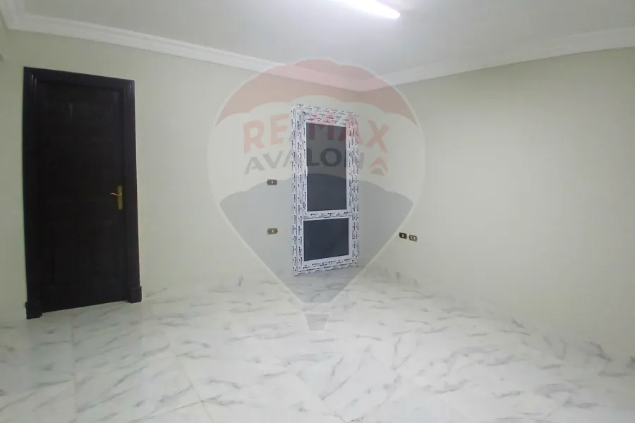 شقة للايجار 113 م سموحة (ش بهاء الدين الغتوري)