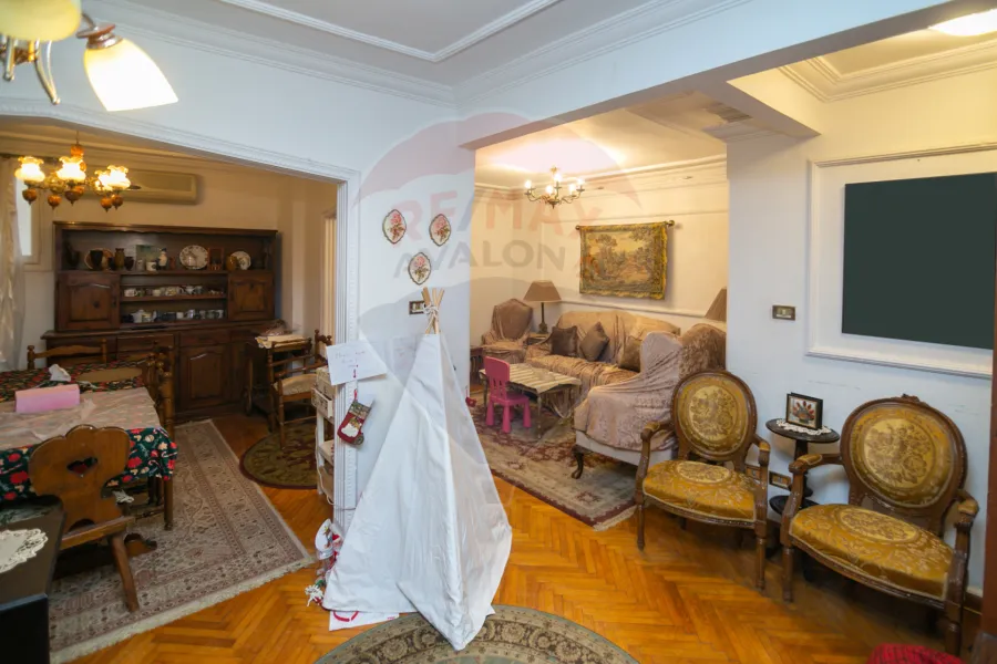 شقة للبيع 175 م رشدي (ش الفريد ليان)