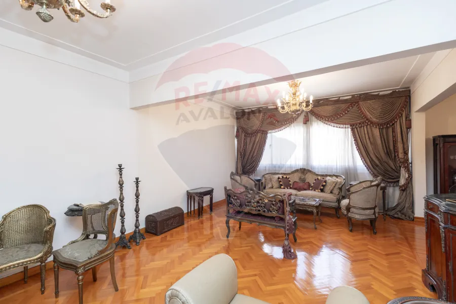 Apartment for sale 216 m Louran (The building on the first row of the sea)