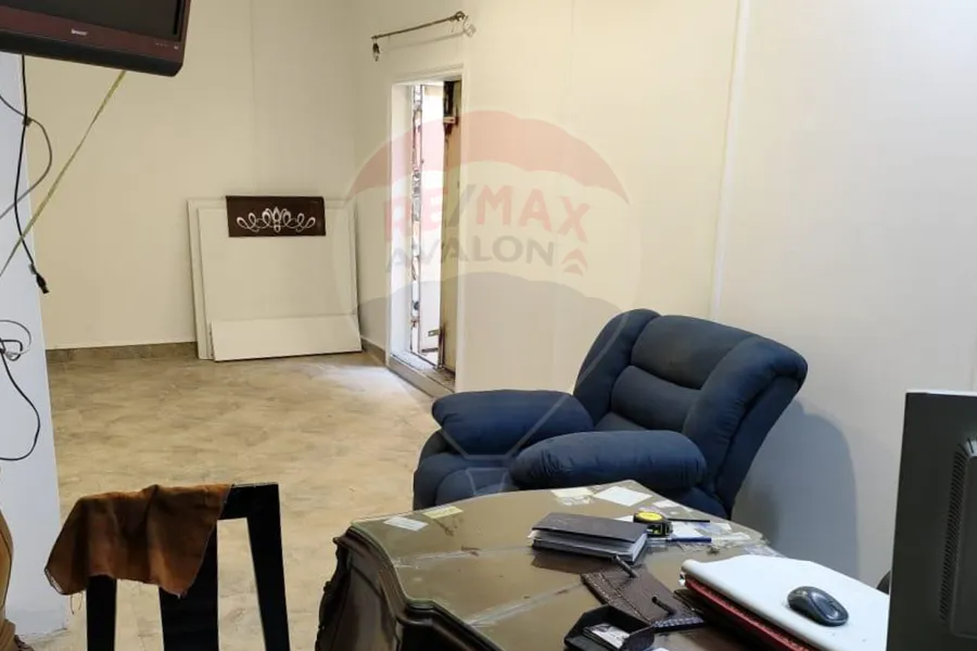 محل + صندره للبيع 180م العطارين ( ش مسجد العطارين )