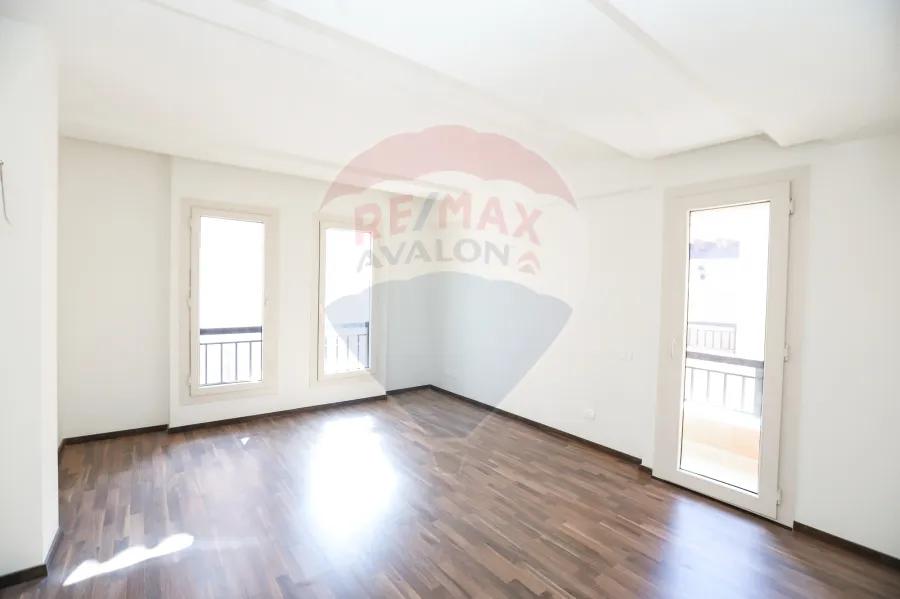 standalon Villa for Sale 418 m King Marriott (jiwar Compound)