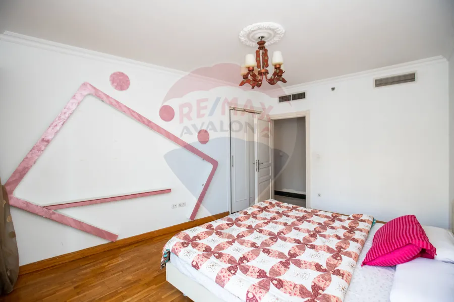 Furnished apartment for daily rent 267 m San stefano (Four seasons)