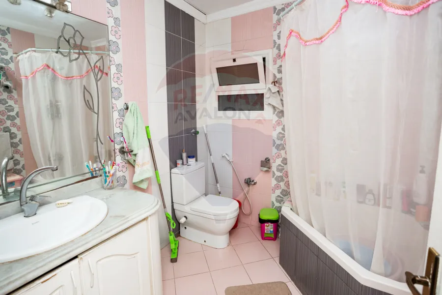 شقة للبيع 140 م سموحة (ش العريش)